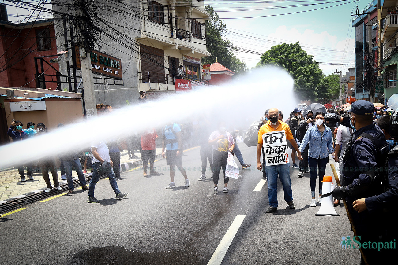 https://raracms.setopati.com/uploads/shares/2020/sujita/baluwatar/Protest at baluwatar (1).jpg